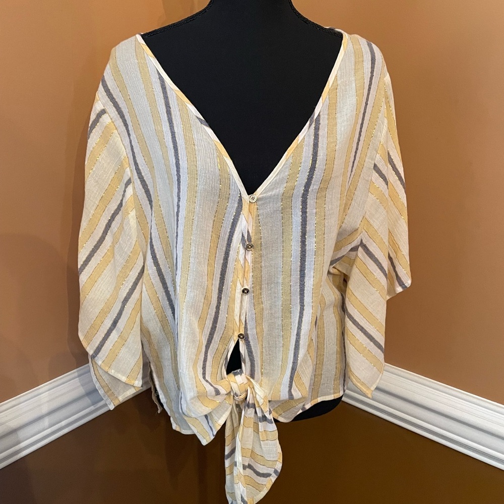 Michael Kors V-neck shirt sleeve top